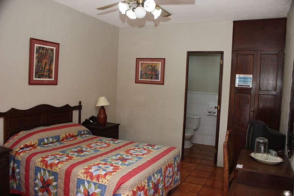 Hotel Villa Espanola Guatemala City Екстер'єр фото